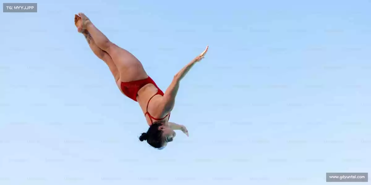 泛亚电竞官网首页在赛场上,你只管全力以赴,光芒自会闪耀全场!⚽